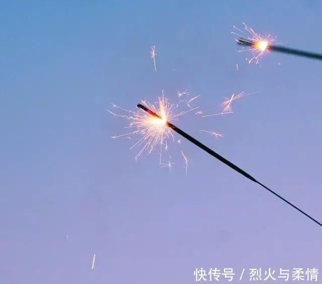 让人莫名的心疼的句子,句句戳心,看一眼都觉得伤心!-句子橘 让人莫名的心疼的句子,句句戳心,看一眼都觉得伤心!-句子橘