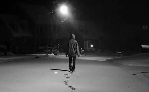 正能量的励志短句子,至坚强的自己-句子橘 正能量的励志短句子,至坚强的自己-句子橘