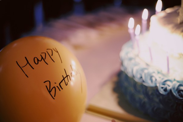 自己生日感恩父母的句子发朋友圈_(生日感恩父母的精辟句子)