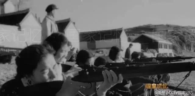 “中华儿女多奇志，不爱红装爱武装”，毛主席七绝有赞！