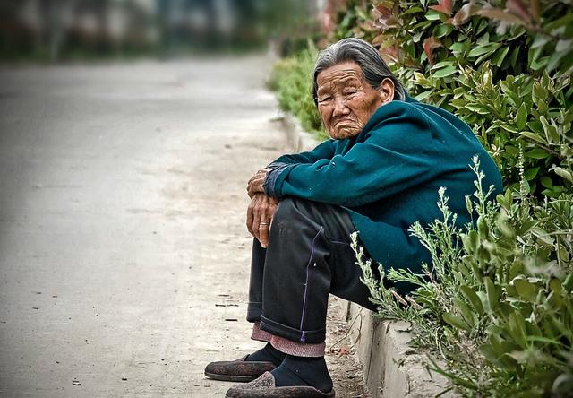形容一个不孝顺长辈的句子 形容一个不孝顺长辈的句子