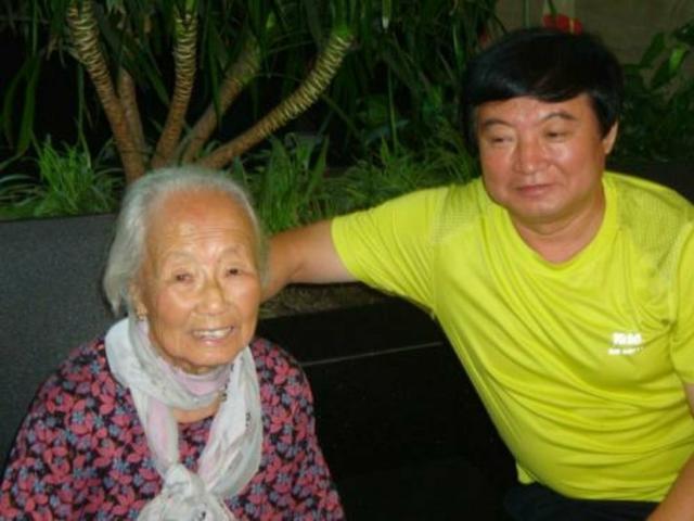 孙子孝顺老人的句子 孙子孝顺老人的句子