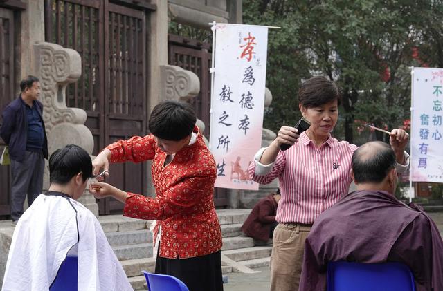 写小辈孝顺的句子 写小辈孝顺的句子