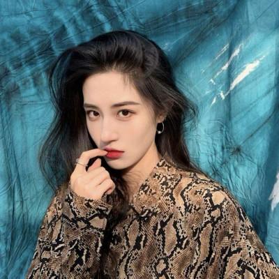 霸气侧漏的短句子,句句优秀「兄弟,用心交 父母,拿命孝」