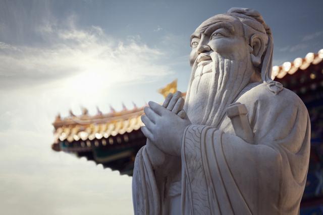 孔子《论语》:对父母要孝顺,对师长要诚实,对众人要去爱