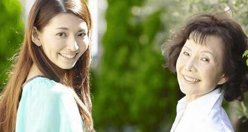形容孝顺的儿媳句子(赞美儿媳妇懂事的一段话)