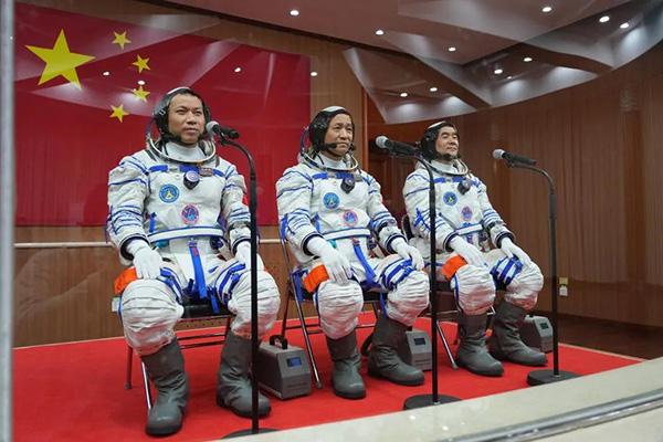 幸福的一家人精辟句子神舟系列 幸福的一家人精辟句子神舟系列