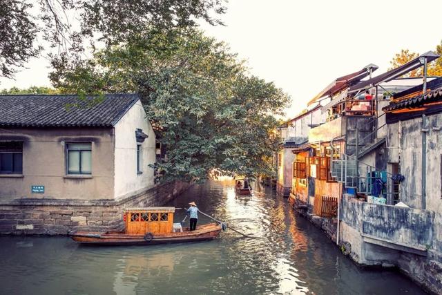 “幸福”是什么?30句幸福诗词,是最诗意的回答