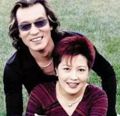 婚姻幸福的句子经典语录图片 婚姻幸福的句子经典语录图片