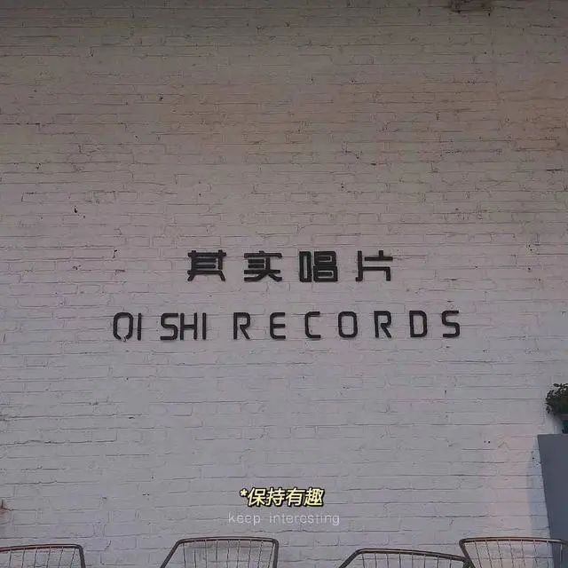 表白句子｜喝了酒的人，眼睛亮闪闪的讲浪漫和爱-句子橘