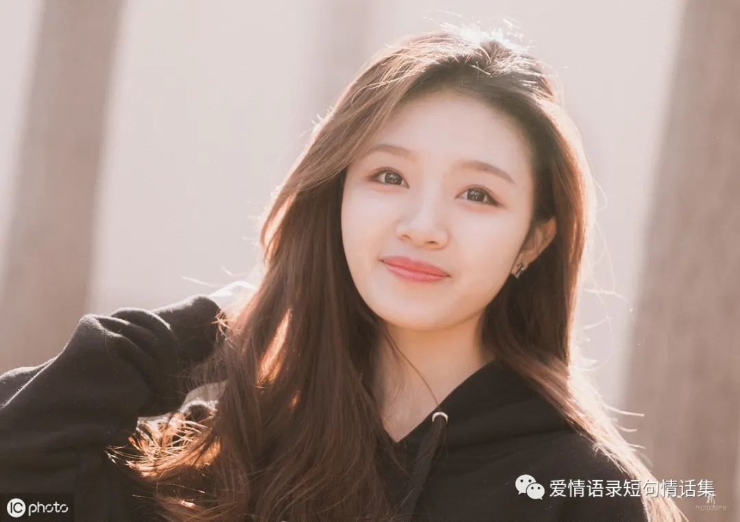 爱情语录短句陪伴简短精辟的爱情句子：陪伴是最长情的告白，而我希望被你一直宠爱-句子橘