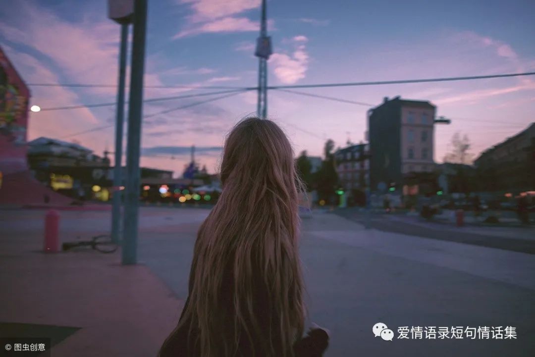 爱情语录短句陪伴简短精辟的爱情句子：陪伴是最长情的告白，而我希望被你一直宠爱-句子橘