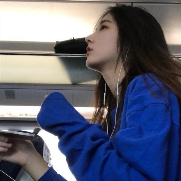 伤感句子配图背影