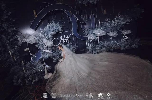 一场纯净而又美好的蓝色系婚礼,如同我们的爱情一样浪漫