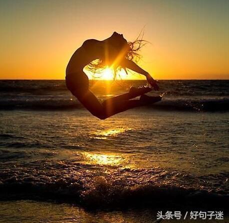关于青春的淡淡忧伤的伤感说说短语,看了让人忍不住想哭!