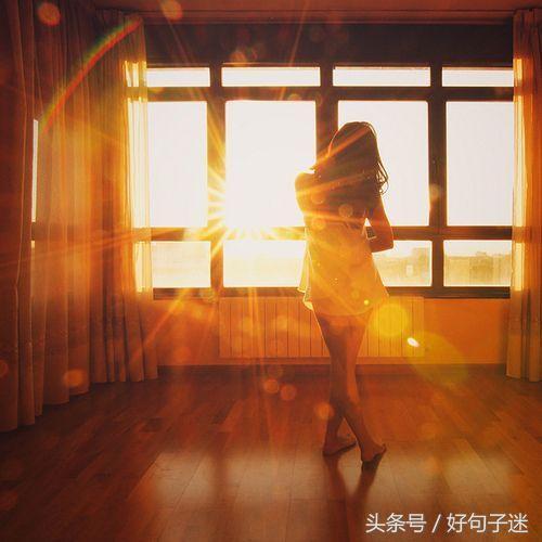 关于青春的淡淡忧伤的伤感说说短语,看了让人忍不住想哭!