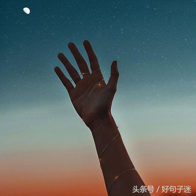 适合晚上发的伤感说说,句句戳心入骨,送给深夜孤独的人!