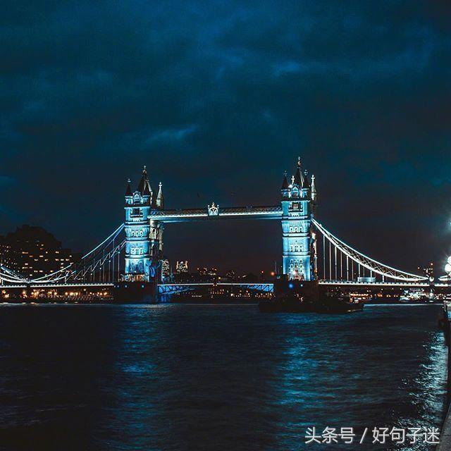 适合晚上发的伤感说说,句句戳心入骨,送给深夜孤独的人!