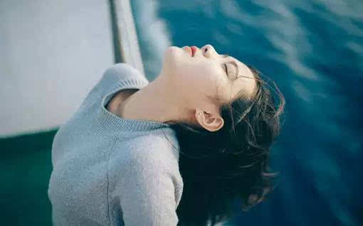 女人伤心欲绝的句子_(伤心欲绝的图片)
