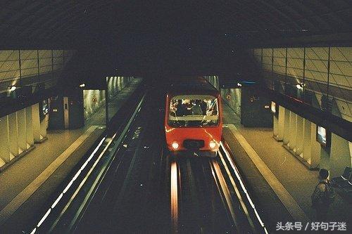 绝望无助的句子,句句痛入骨髓,看的心都碎了!