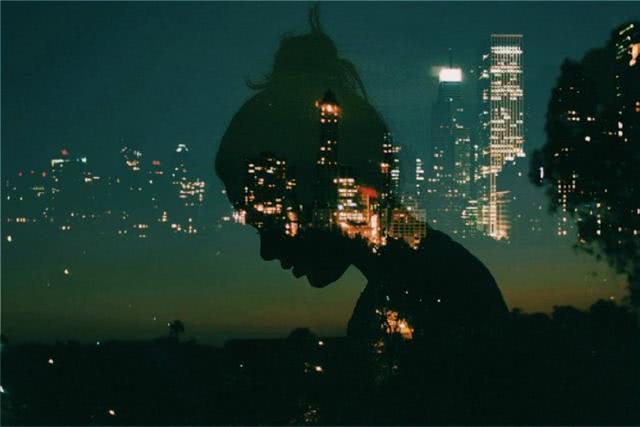 自己伤心难过的一段话,委屈心碎,边看边哭!