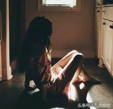 朋友圈分手说说看完哭了那种，句句痛彻心扉