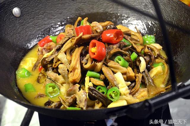 形容湘菜美食诱人的句子 形容湘菜美食诱人的句子