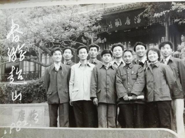 同老师相聚的简单句子 同老师相聚的简单句子