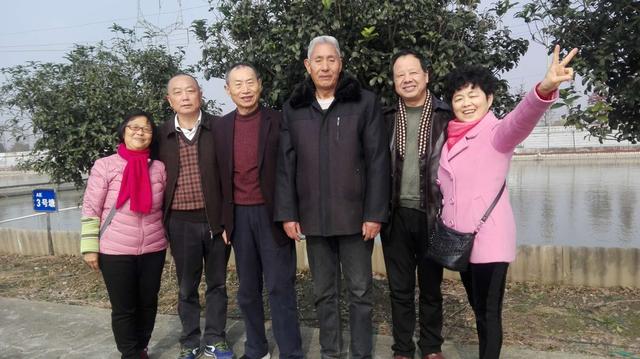 同老师相聚的简单句子 同老师相聚的简单句子