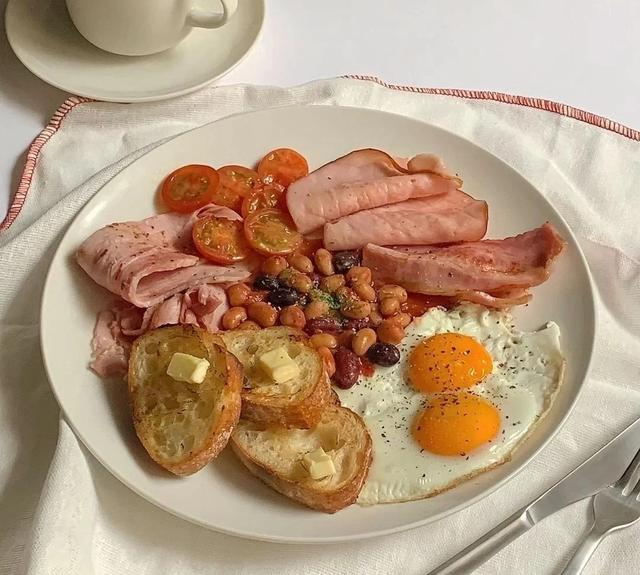 自己下厨发朋友圈美食精美句子 自己下厨发朋友圈美食精美句子