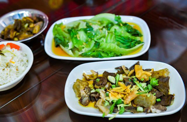 忙碌一天后享受美食的句子【发朋友圈美食心情话语】