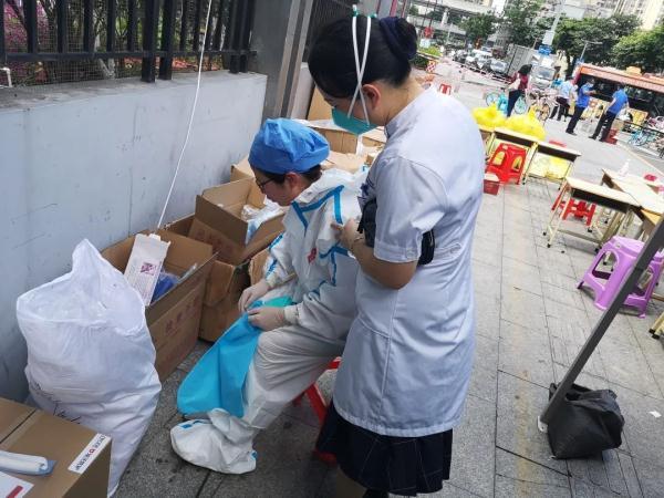 形容抗疫医护人员敬业的句子 形容抗疫医护人员敬业的句子
