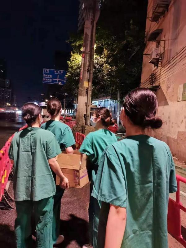 形容抗疫医护人员敬业的句子 形容抗疫医护人员敬业的句子