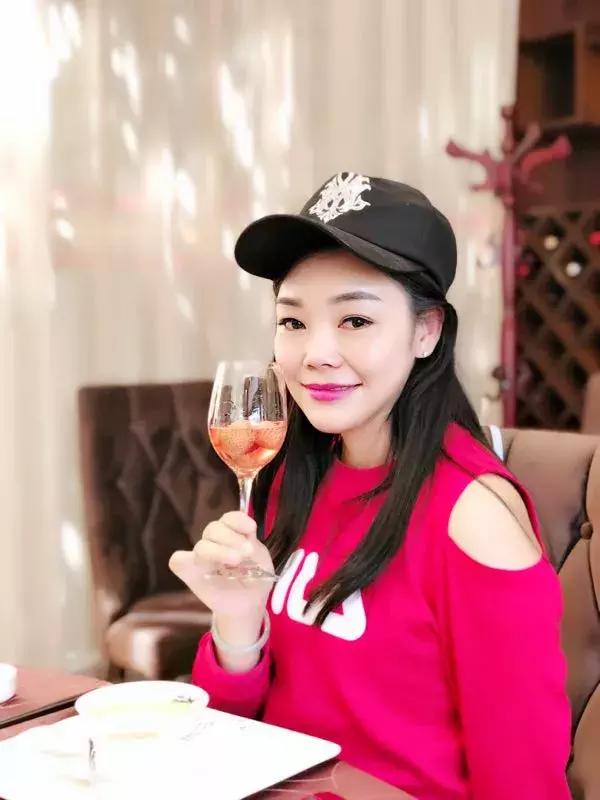 形容美景伴美食的句子