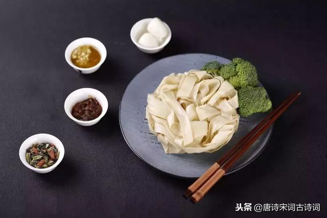 感慨美食与生活的句子 感慨美食与生活的句子