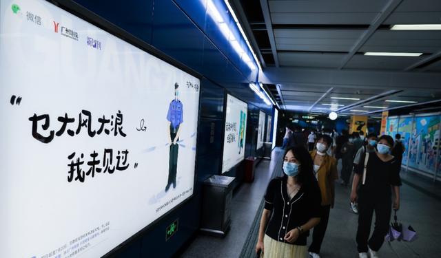 赞扬抗疫的句子