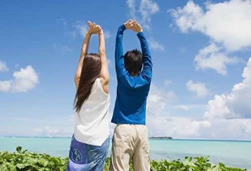 赞美女人漂亮的句子_(表达美女漂亮的句子)