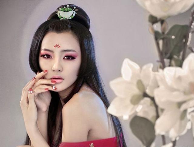 对女人的赞美的句子300字 对女人的赞美的句子300字