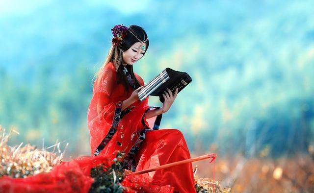 对女人的赞美的句子300字 对女人的赞美的句子300字