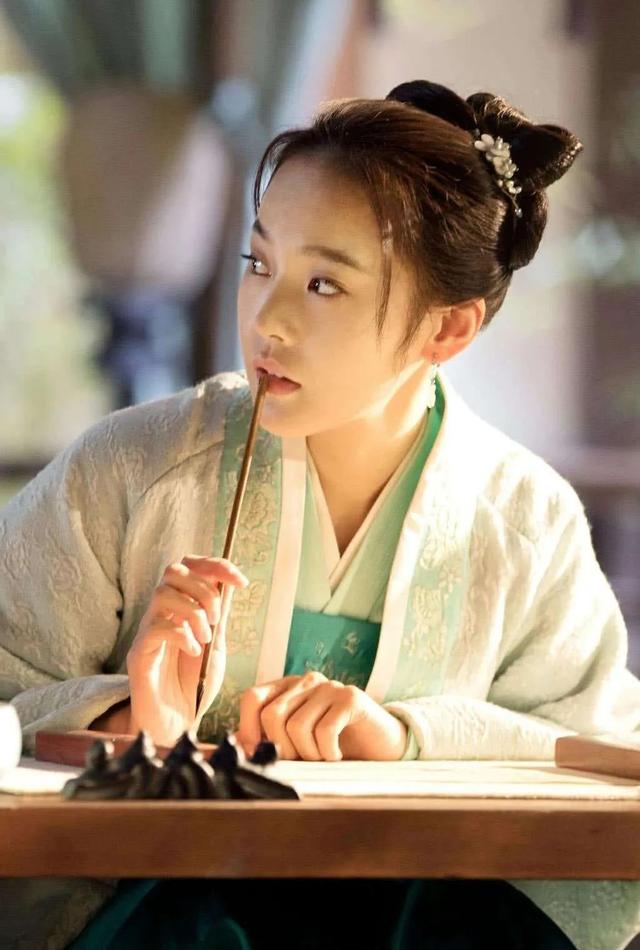 赞美十八岁女孩的句子 赞美十八岁女孩的句子
