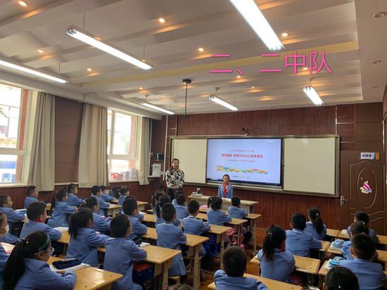 赞美校长的句子大全 赞美校长的句子大全