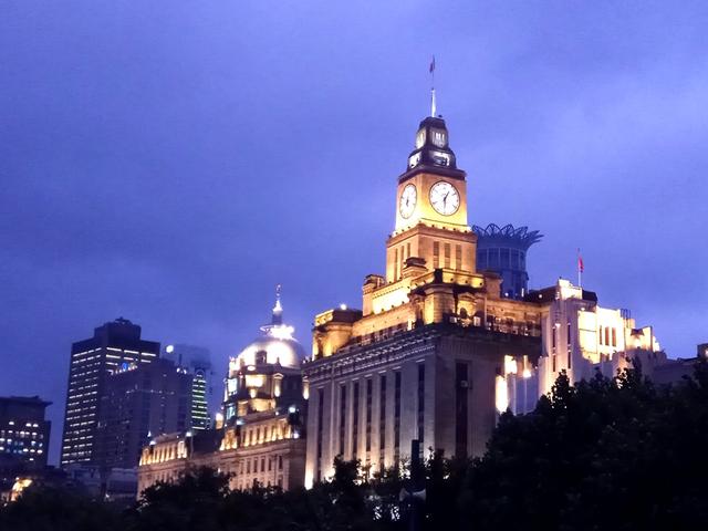 赞美家乡夜景的句子超短 赞美家乡夜景的句子超短