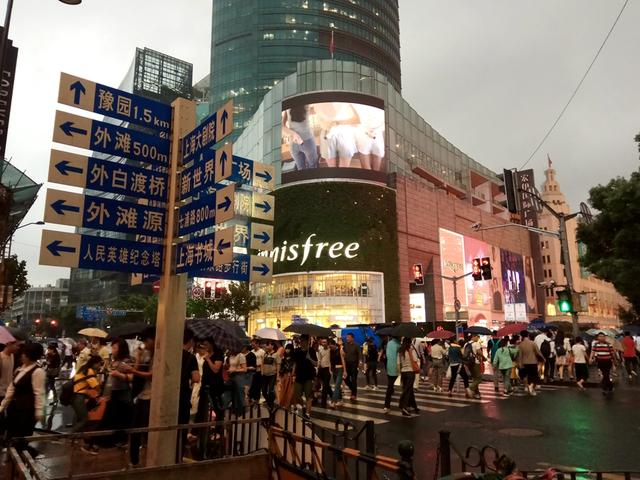 赞美家乡夜景的句子超短 赞美家乡夜景的句子超短