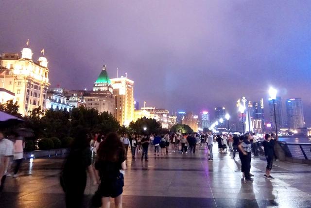赞美家乡夜景的句子超短 赞美家乡夜景的句子超短