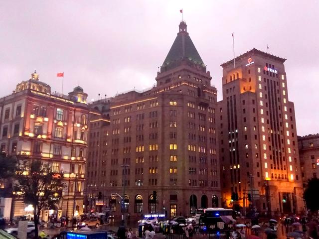 赞美家乡夜景的句子超短 赞美家乡夜景的句子超短