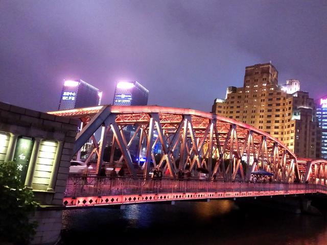 赞美家乡夜景的句子超短 赞美家乡夜景的句子超短