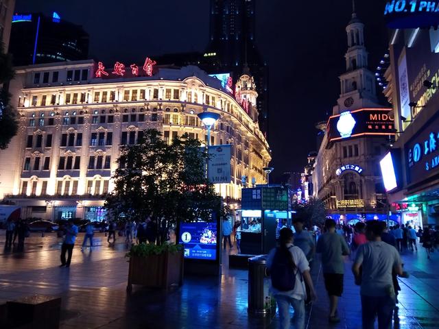 赞美家乡夜景的句子超短 赞美家乡夜景的句子超短