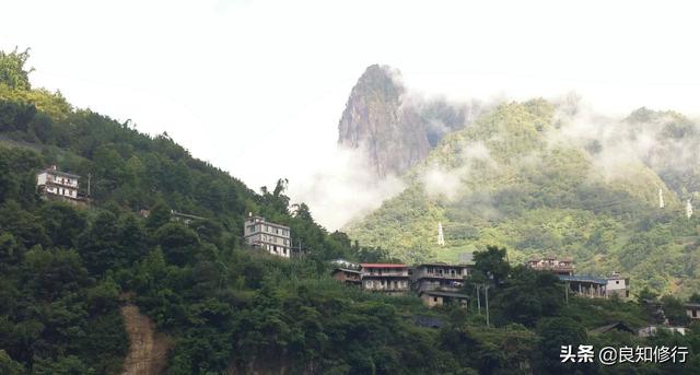 精选美文100句:谁与我醉明月,愁在夕阳中