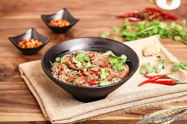 中小学优秀作文赏析—《我喜欢的美食》450字(精选范文3篇)