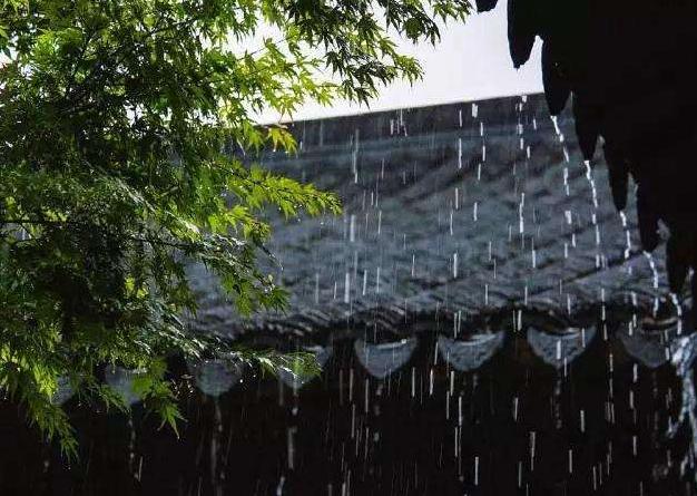 描写夏天梅雨季节的句子 描写夏天梅雨季节的句子